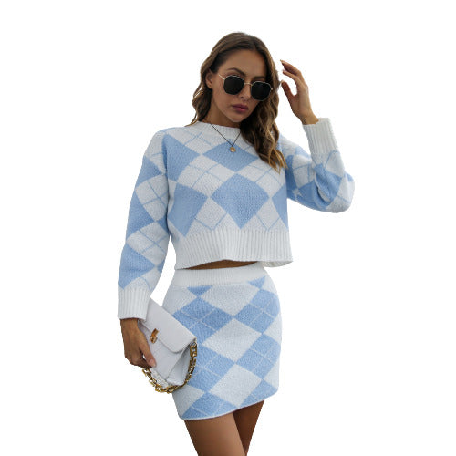 Diamond Pattern Crop Top And Sweater Set